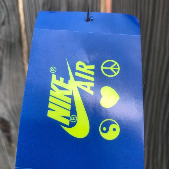 Nike Olivia Kim Betty Boop Embroidered Corduroy - Picture 5 of 7